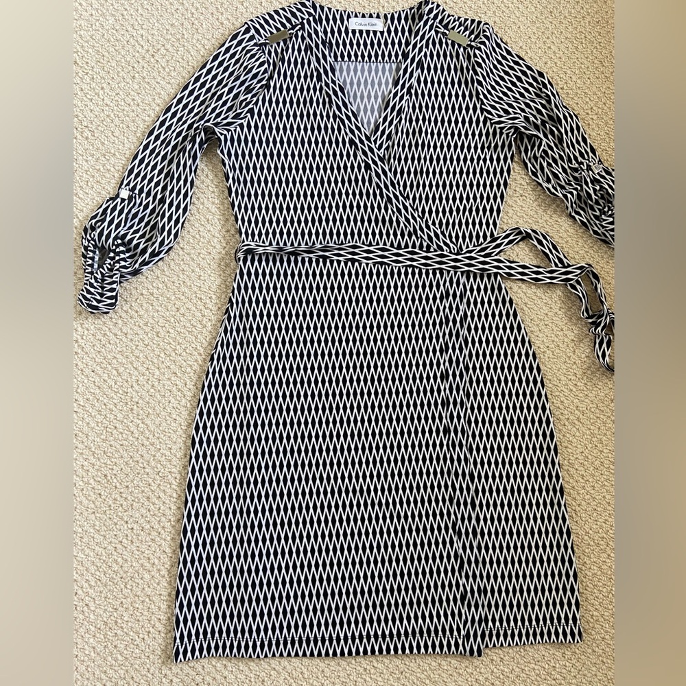 Calvin Klein Wrap Dress Geometric Print Black/White Size 6